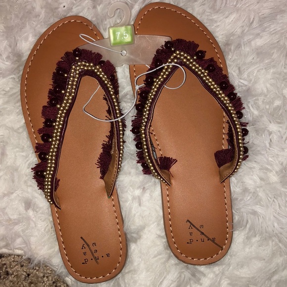 a new day Shoes - Maroon & gold flip-flops✨